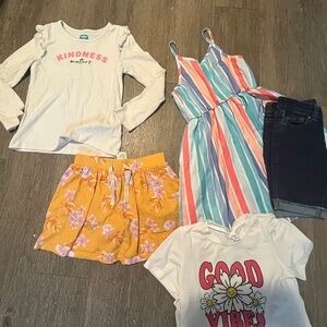 Girls clothes lot size 7.